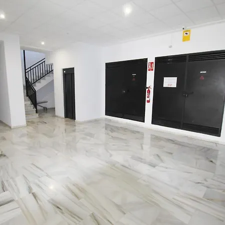 Appartement Ruim Vernieuwd In Met 3 Slaapkamers, 2 Badkamers, Zwembad En Privé Parkeren Calpe