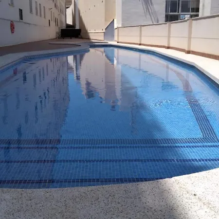 Ruim Vernieuwd In Met 3 Slaapkamers, 2 Badkamers, Zwembad En Privé Parkeren Calpe