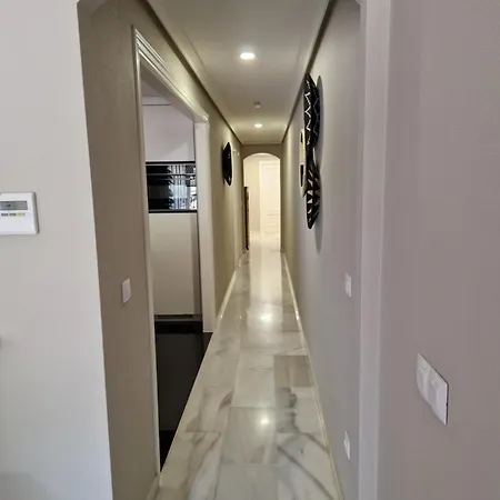Ruim Vernieuwd In Met 3 Slaapkamers, 2 Badkamers, Zwembad En Privé Parkeren Calpe
