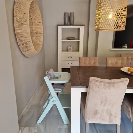 Appartement Ruim Vernieuwd In Met 3 Slaapkamers, 2 Badkamers, Zwembad En Privé Parkeren Calpe